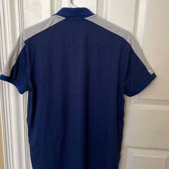 Men’s or Youth royal blue American Eagle casual shirt (size M) - Picture 3 of 5